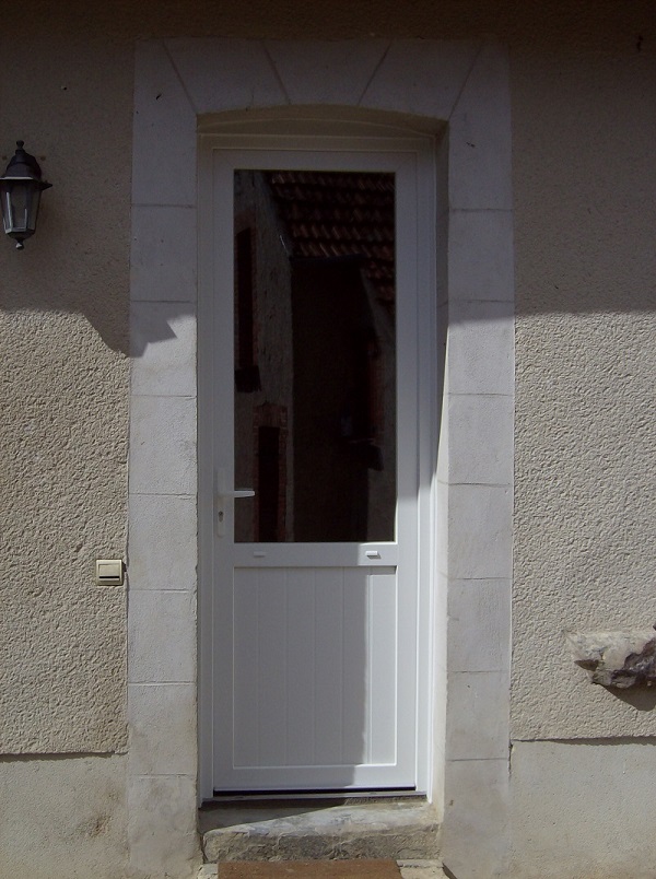 porte d'entrée PVC vitrée